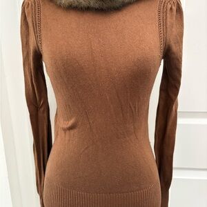 SOLD SOLD 
Urchin Elegant Brown Sweater with Faux Fur Collar Sz XS